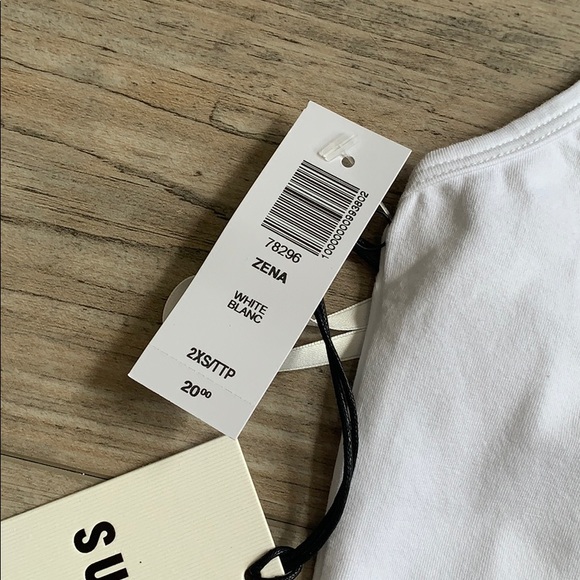 Aritzia -Sunday Best Halter top - Picture 2 of 2